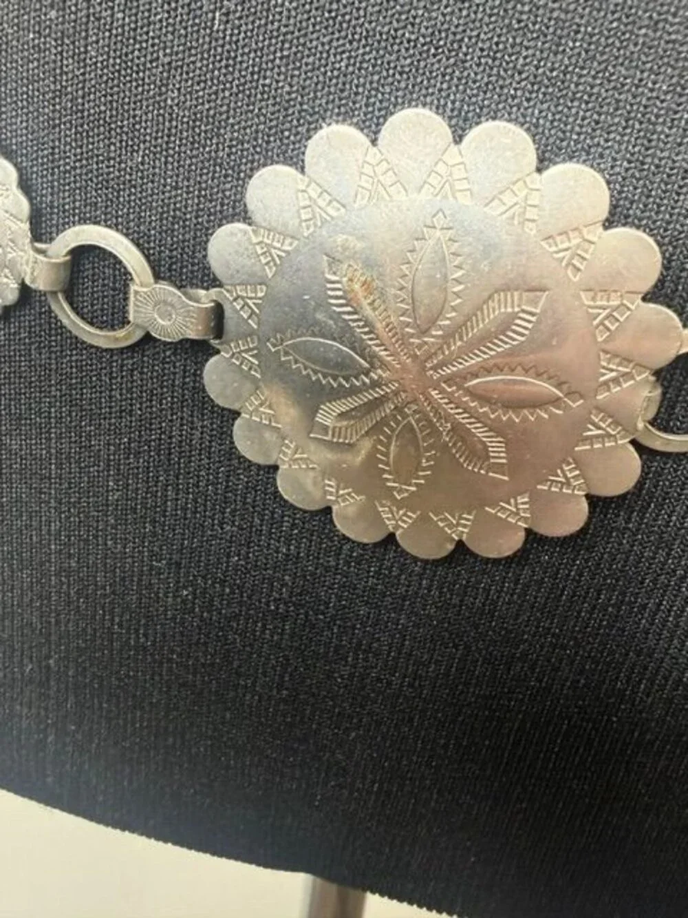 Vintage Silver Tone Linked Floral Concho Disc Medallion Metal Belt